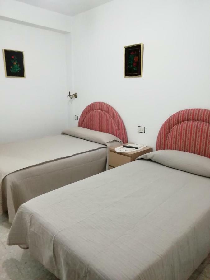 Hotel Pension Carmen ** à Sanxenxo Extérieur photo
